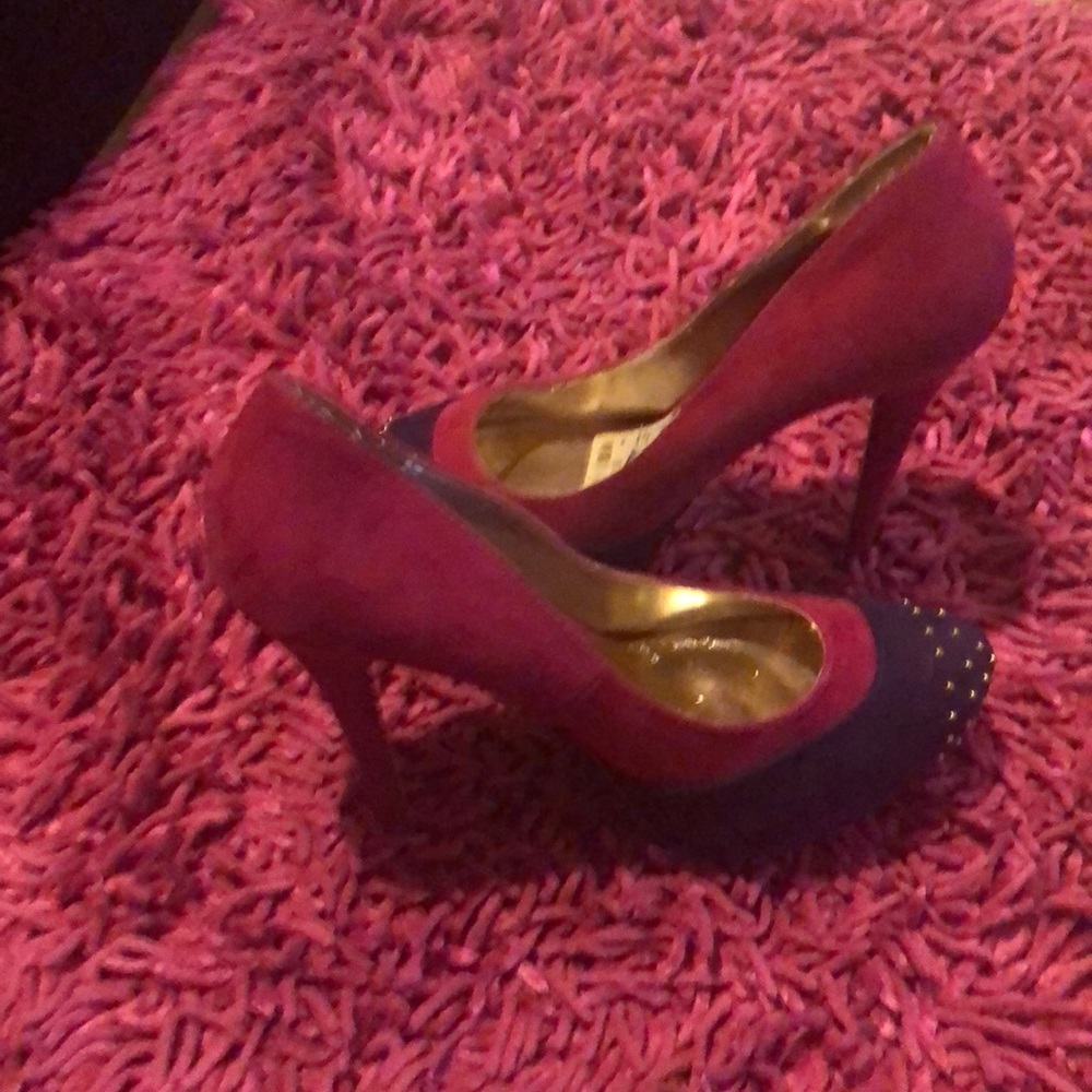 Size 7.5, velvet pink and purple pumps.